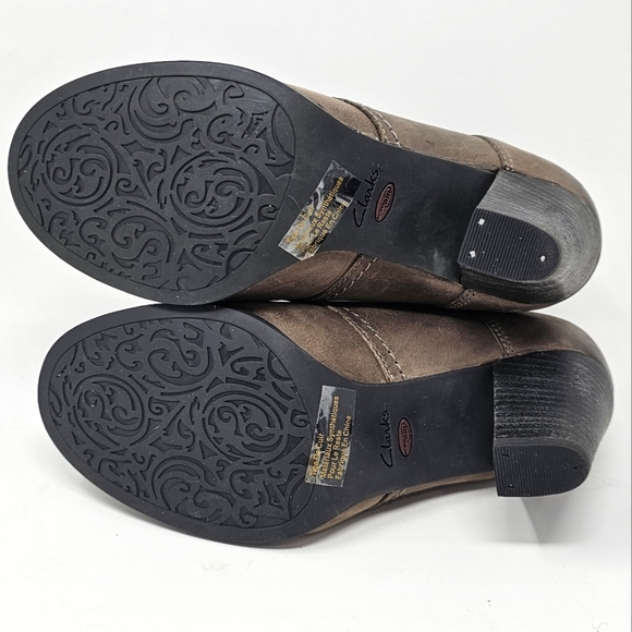 Clarks Artisan Gray Taupe Leather Alpine Lace Up Ankle Booties Womens Size 5.5 - Picture 10 of 11